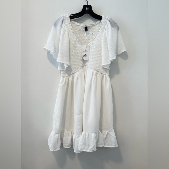 Dresses & Skirts - White Dress Size M New With Tags #Lux-G